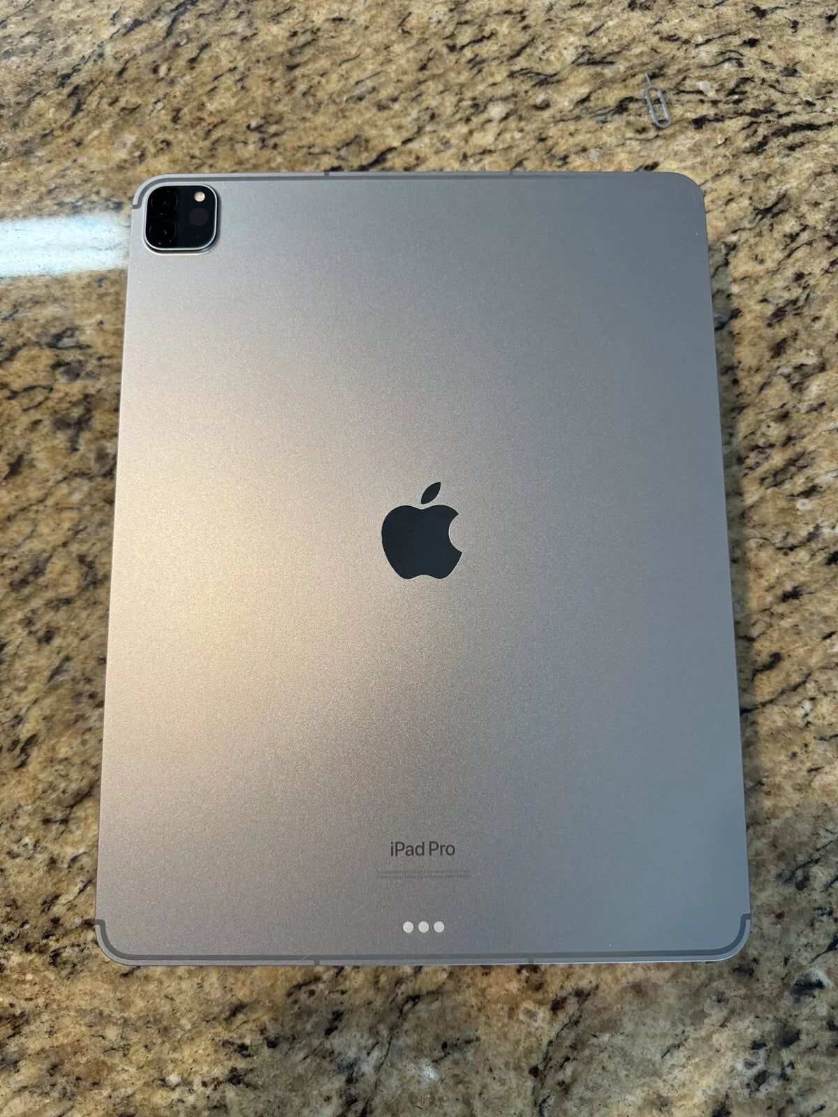 Apple iPad Pro 6th Gen. 128GB, Wi-Fi + 5G (Unlocked), 12.9in - Space Gray MINT